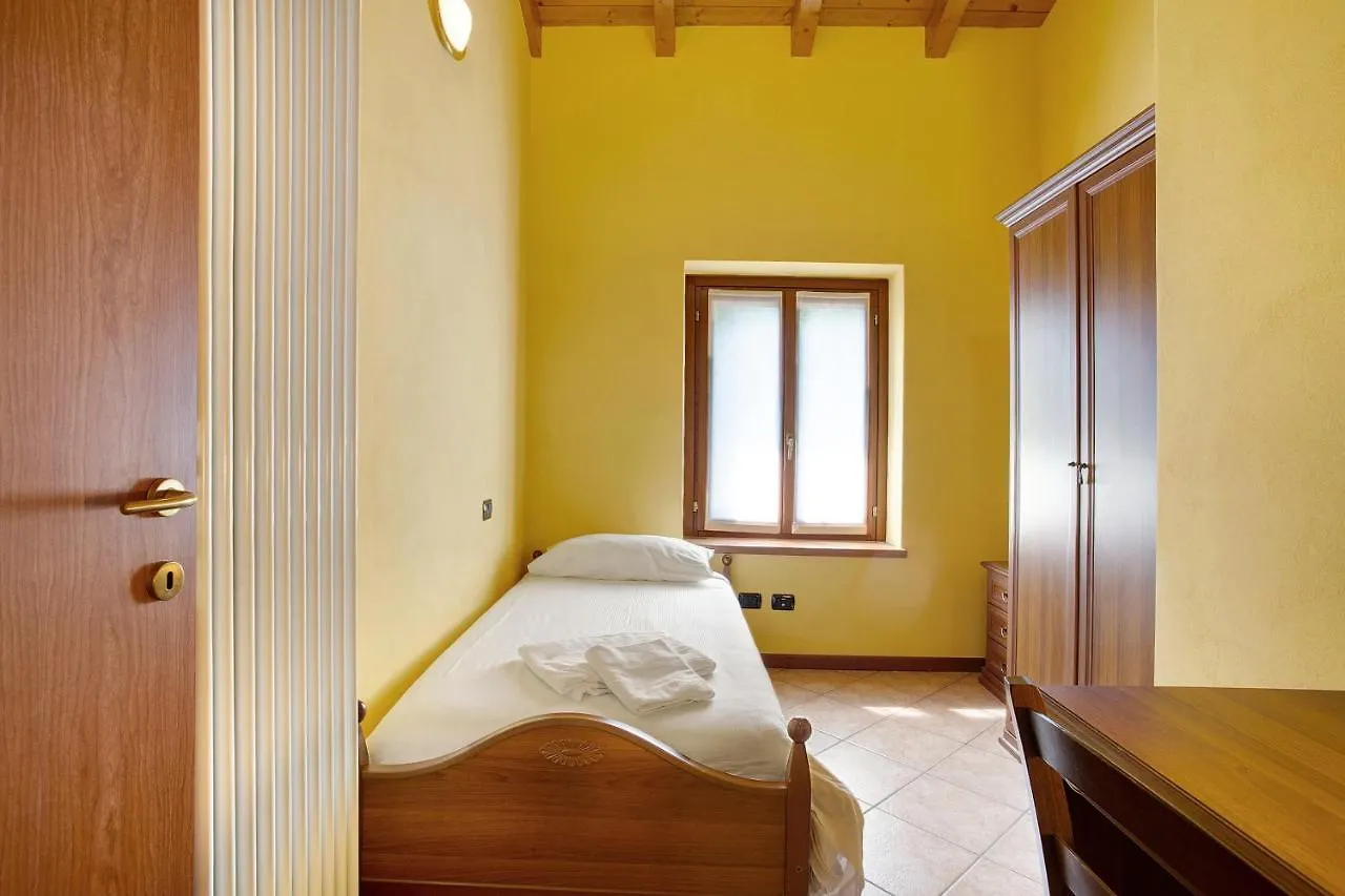 Apartment Residence Appartamento Parigi Civate Italy