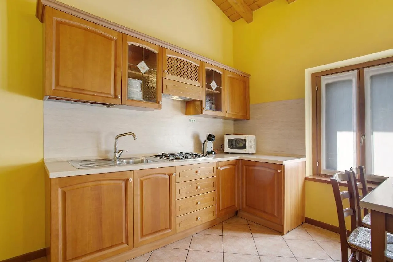 Residence Appartamento Parigi Civate Apartment