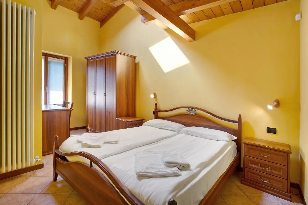 Residence Appartamento Parigi Civate 0*,  Italy