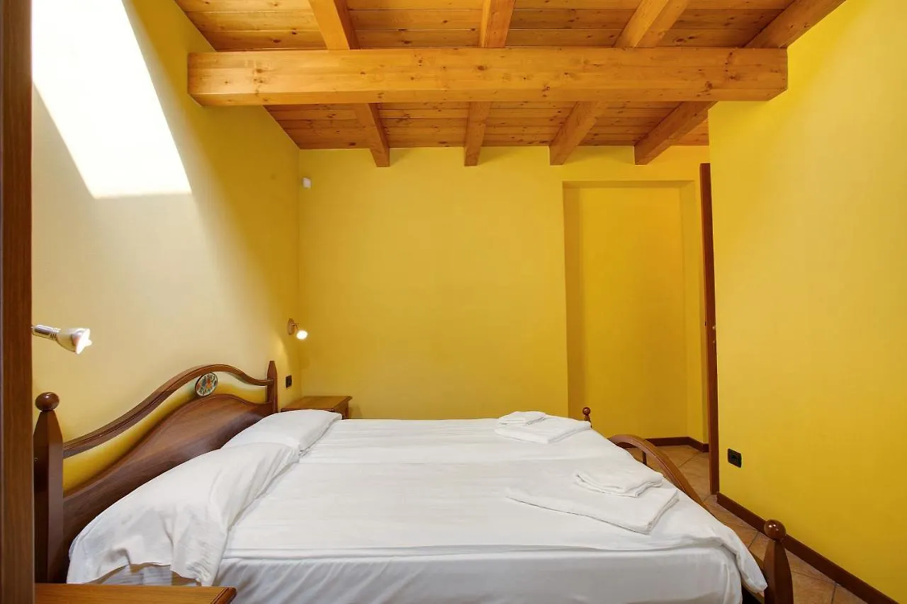 Residence Appartamento Parigi Civate Apartment
