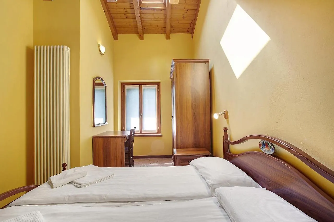 Residence Appartamento Parigi Civate Italy